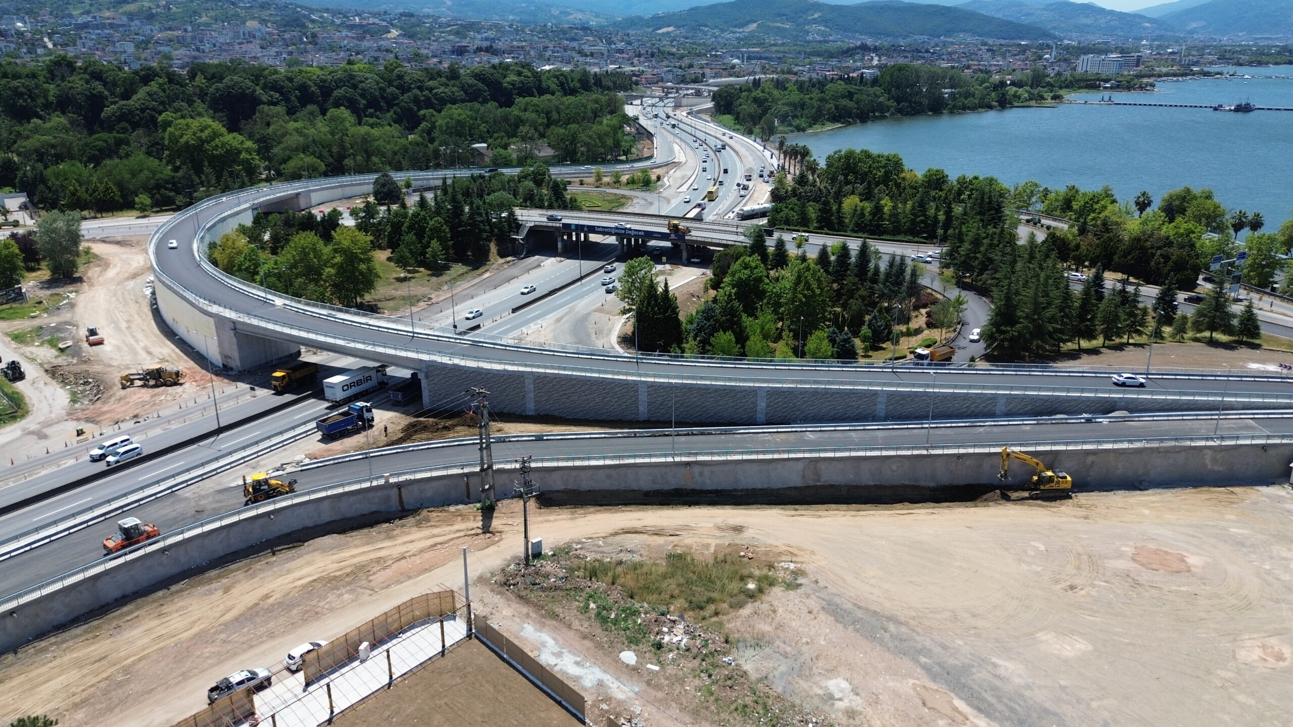golcuk-1-karsiyaka-kavsagi-arasi-d-130-basiskele-koridoru-projesi-geofoam-kopru-yaklasim-dolgulari-10